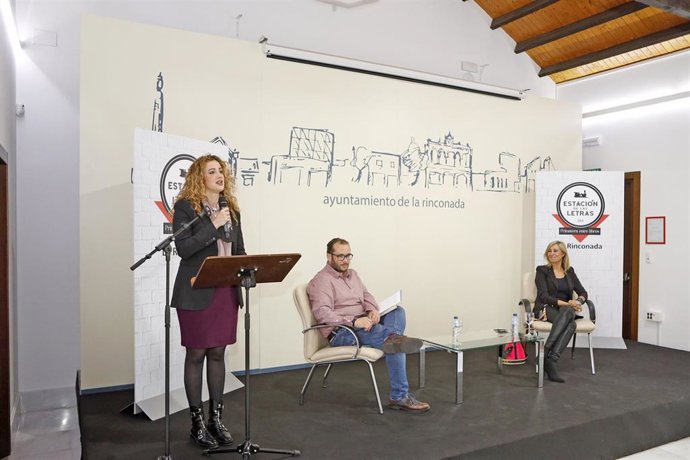 Archivo - Marta Robles, en la Estación de las Letras de La Rinconada.