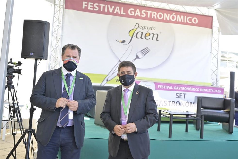 Bruno y Reyes en el espacio gastronómico Degusta Jaén en Expoliva.