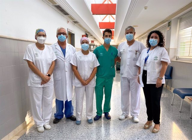 Profesionales de ACSA visitan el Hospital Infanta Margarita de Cabra.