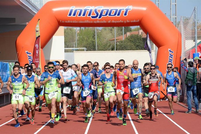 Archivo - Imagen de archivo de la VII edición del Duatlon Cros