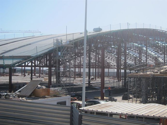 Archivo - Nuevo edificio que unirá las terminales del aeropuerto Tenerife Sur