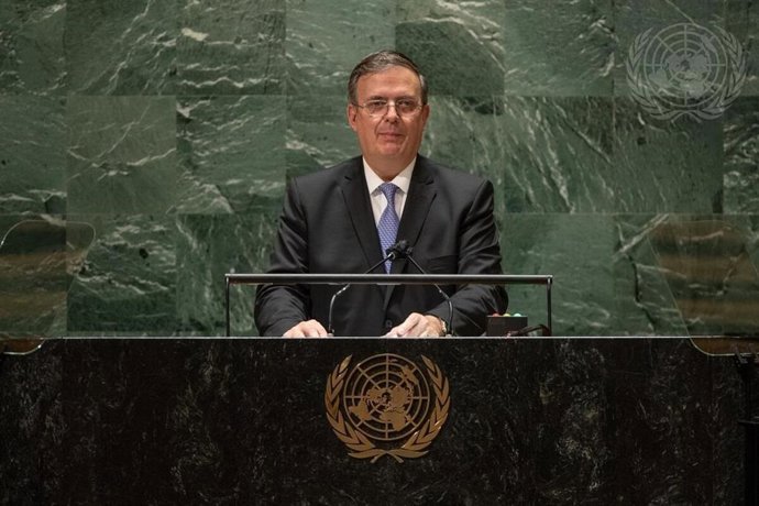 El ministro de Exteriores de México, Marcelo Ebrard, habla ante la Asamblea General de la ONU.
