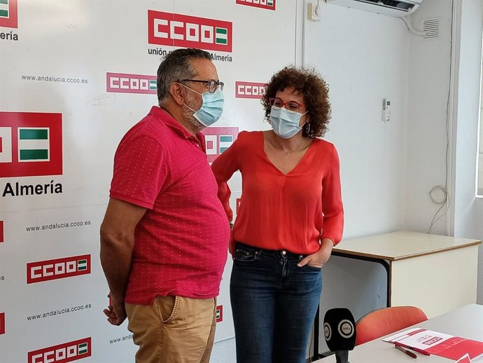 El secretario de CCOO en Almería, Antonio Valdivieso, junto con la secretaria general de CCOO-A, Nuria López.
