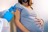 Foto: Las mujeres embarazadas que reciben la vacuna COVID-19 pasan la protección contra el virus a sus recién nacidos
