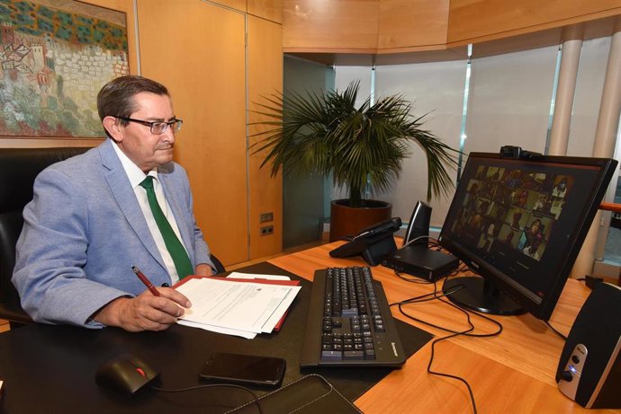 El presidente de la Diputación, José Entrena