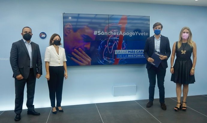 Los dirigentes del PP Mario Cortés, Patricia Navarro, Pablo Montesinos y Carolina España, en rueda de prensa en Málaga