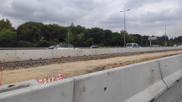 Archivo - Obras del tercer carril en la A-66, conocida como autopista "Y"