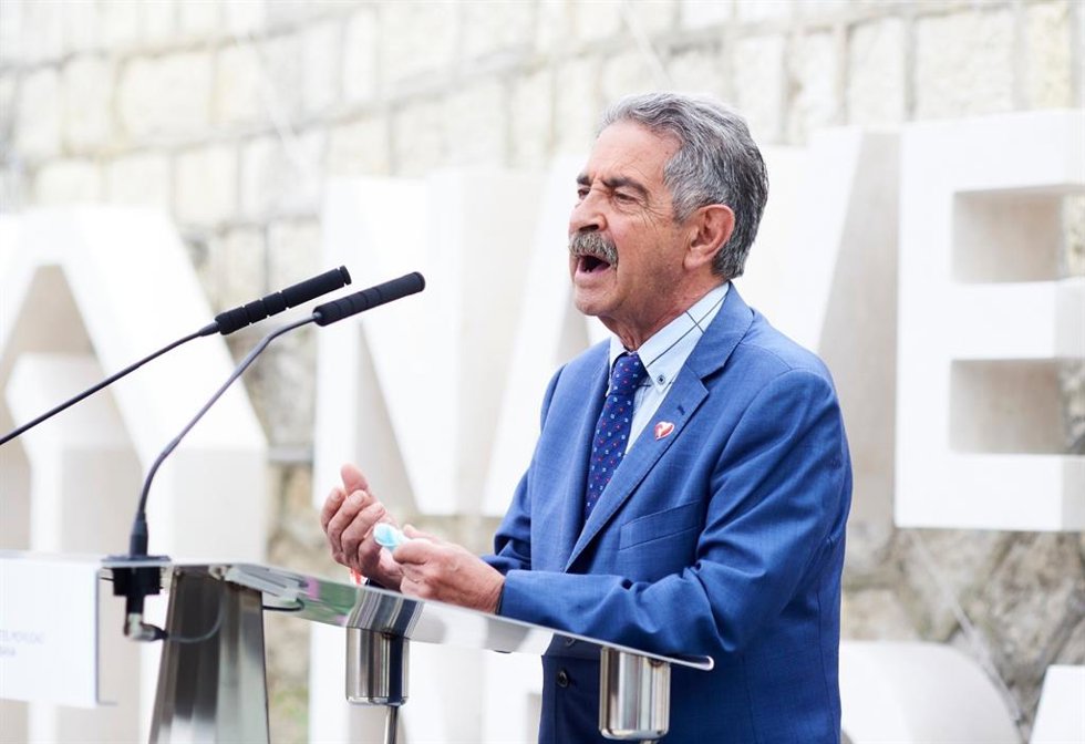 Archivo - El presidente de Cantabria, Miguel Ángel Revilla, en una foto de archivo