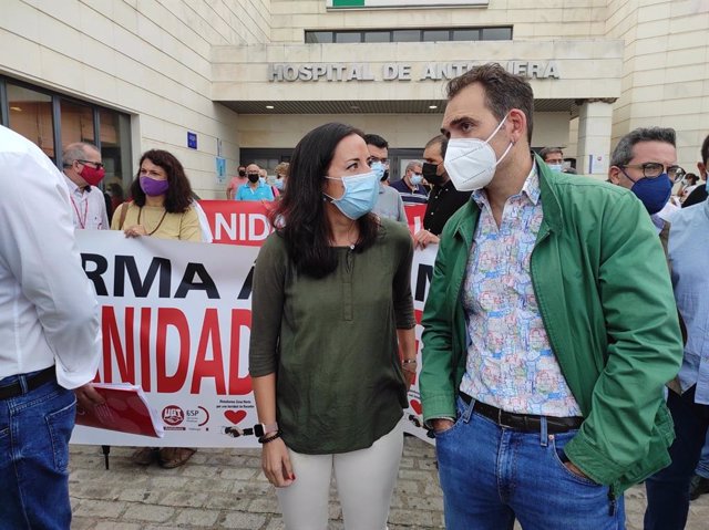 El coordinador general de IU Andalucía y portavoz de Unidas Podemos por Andalucía, Toni Valero, en una concentración en Antequera