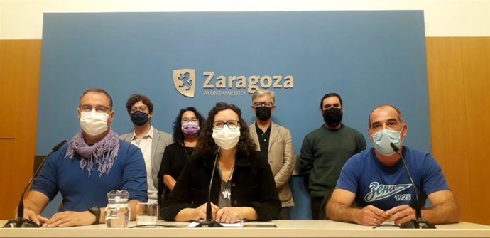 Vecinos, sindicatos y partidos políticos exigen abrir las ayudas municipales de la concertada a la pública