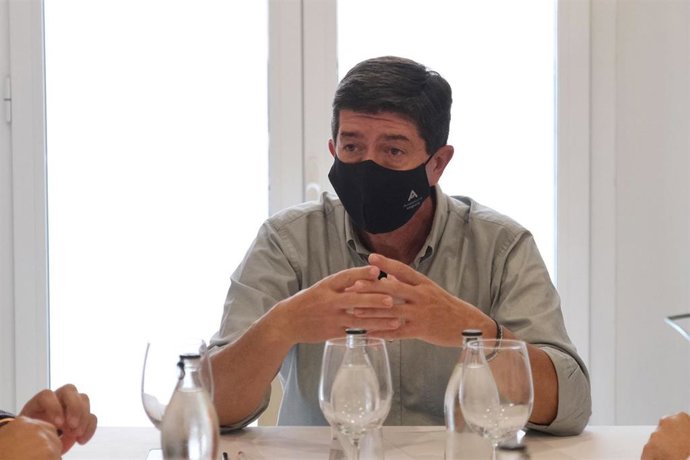 Juan Marín, en su reunión con la dirección provincial en Almería