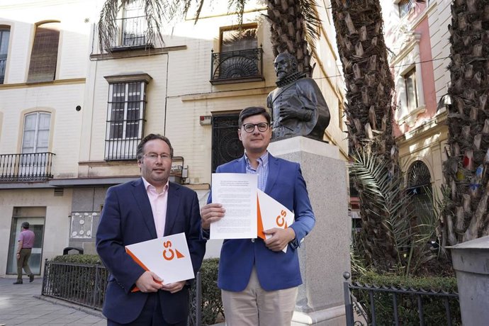 Los concejales de Cs Lorenzo López Aparicio y Álvaro Pimentel