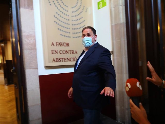 Archivo - El líder de ERC, Oriol Junqueras, a 29 de junio de 2021 en el Parlament de Catalunya, tras la reunión del grupo parlamentario de ERC.