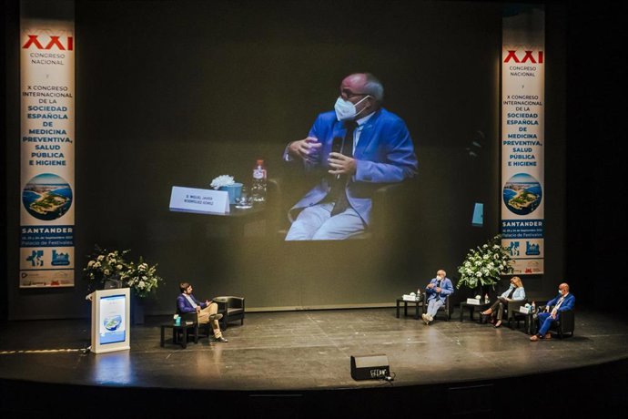 El consejero de Sanidad, Miguel Rodríguez, participa en el debate final del XXI Congreso Nacional y X Internacional de la Sociedad Española de Medicina Preventiva, Salud Pública e Higiene.