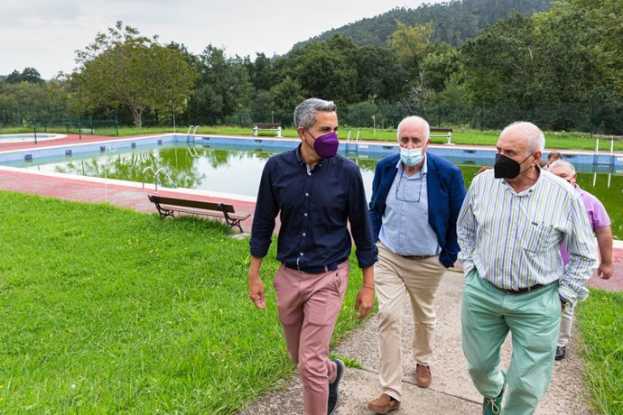 El Vicepresidente Y Consejero De Universidades, Igualdad, Cultura Y Deporte, Pablo Zuloaga, Realiza Una Visita Institucional A Riotuerto