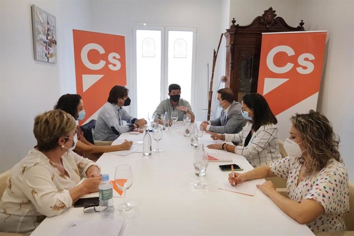 Marín (Cs) en su reunión con el comité director provincial