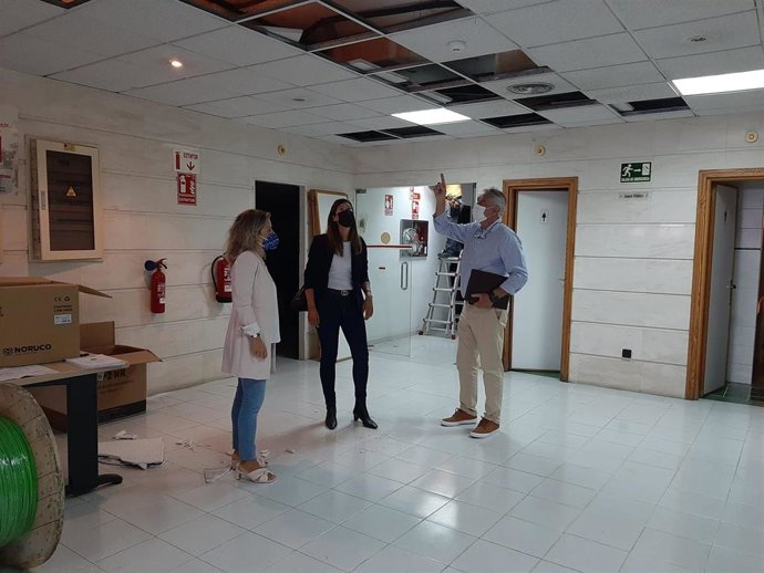 La delegada de Justicia, Mónica Alejo, visita sede del TSJA en Málaga