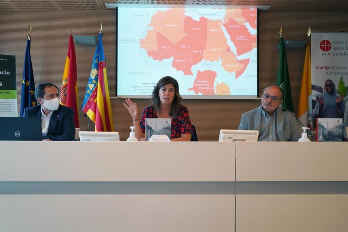 La portavoz de la fundación Pontificia Ayuda a la Iglesia Necesitada, Raquel Martín, en la rueda de prensa de presentación del Informe de Libertad Religiosa en el Mundo,