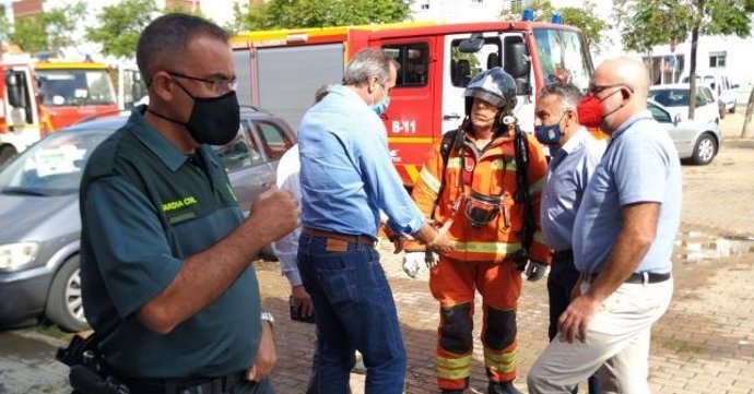 Inocencio Forcen visita la zona afectada por el temporal.