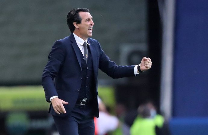 Archivo - 11 August 2021, United Kingdom, Belfast: Villarreal manager Unai Emery gestures on the touchline during the UEFA Super Cup soccer match between Chelsea FC and Villarreal CF at Windsor Park. Photo: Niall Carson/PA Wire/dpa