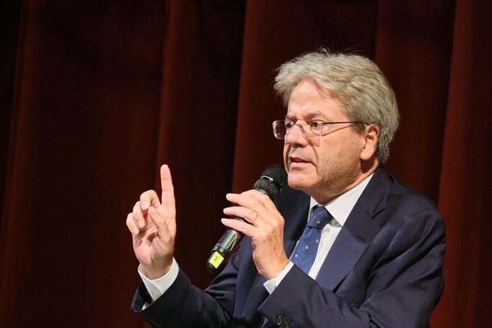 18 September 2021, Italy, Rome: Italy's former prime minister, current European Commissioner for Economy, and candidate for the Mayor of Rome, Paolo Gentiloni holds an election campaign meeting. Photo: Mauro Scrobogna/LaPresse via ZUMA Press/dpa