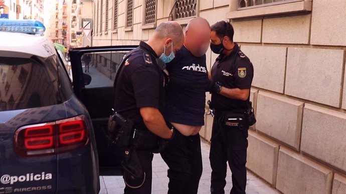 LA POLICIA NACIONAL ACONSEGUEIX IMPEDIR UN ATRACAMENT A m ARMADA A UNA SUCURSAL BANCRIA D'ALACANT