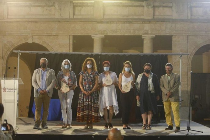 El Consell y la DO Oli de Mallorca distinguen el personal de los comercios de alimentación con la 'Gota d'Oli' 2021.