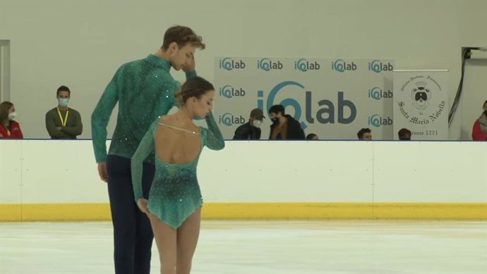 Los patinadores española Laura Barquero y Marco Zandrón