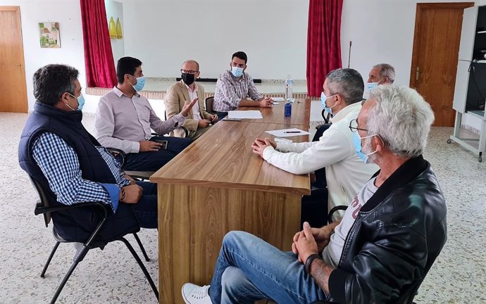Reunión de la Junta con alcaldes de municipios de Valle del Genal afectados por el incendio