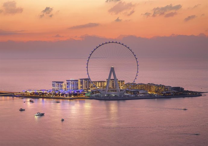 La noria más alta del mundo entra en funcionamiento en Dubai