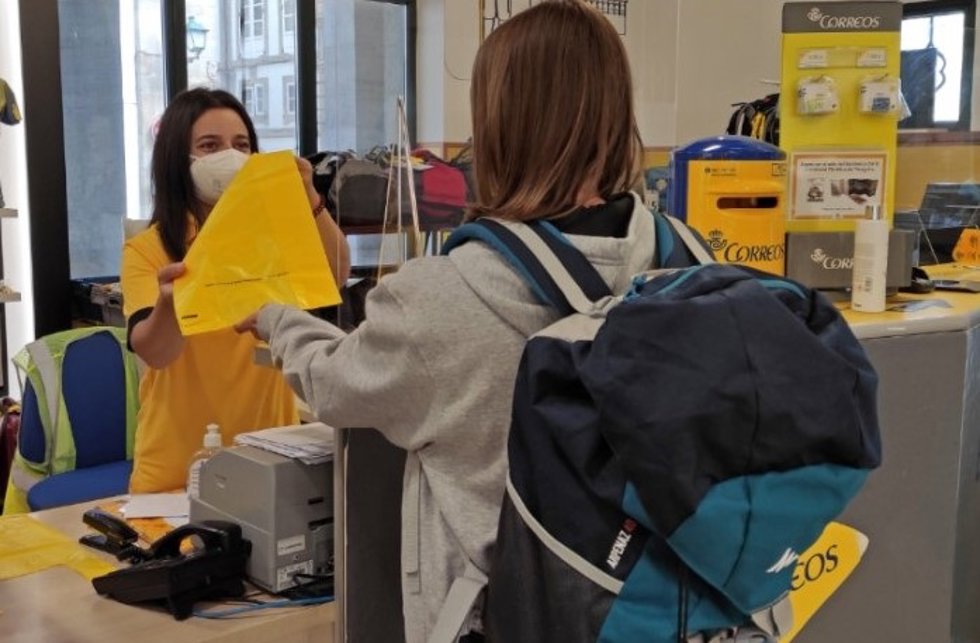 Correos anima a los peregrinos a limpiar el Camino de Santiago en La Rioja