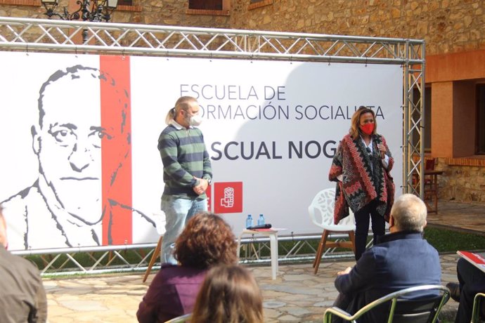 La Escuela de Formación del PSOE Teruel abre un foro de debate sobre las "grandes" posibilidades del medio rural.