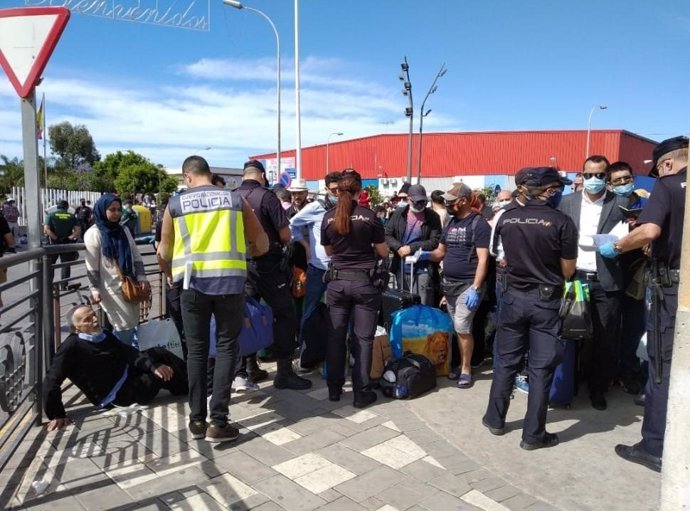 Uno de los pasillos humanitarios abiertos en la frontera de Melilla en estos 18 de meses de cierre por el covid
