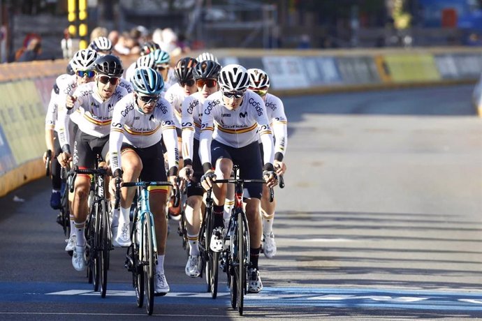 La selección española de ciclismo que participará este domingo en la prueba en ruta del Campeonato del Mundo de Flandes 2021