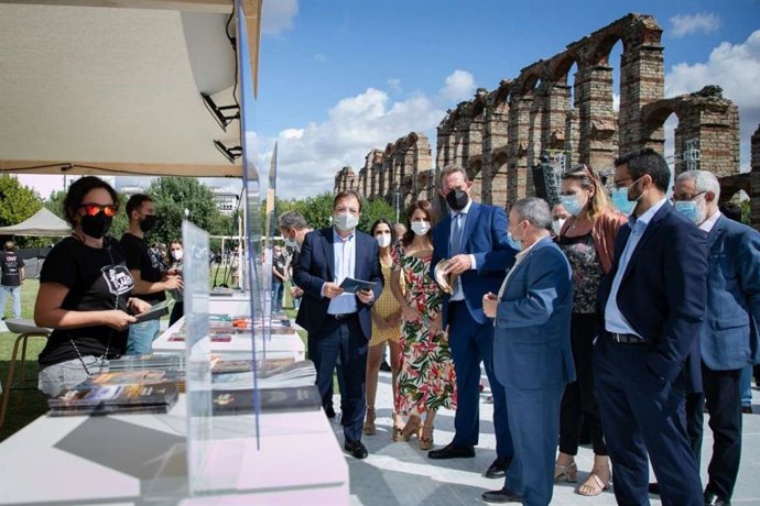 Autoridades en el Día del Turismo en Mérida.