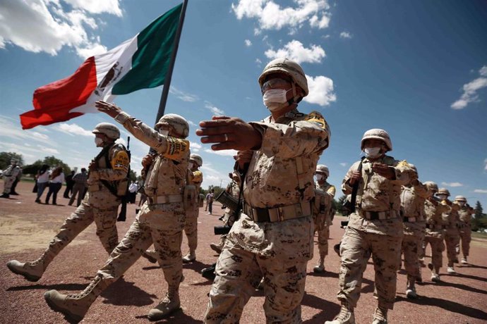 Archivo - Militares en México
