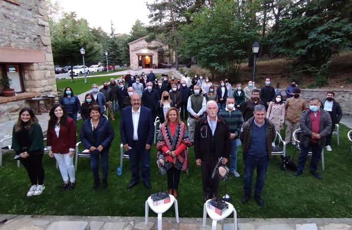 El PSOE de Teruel premia al Festival Teruel Punto Photo y a la Asociación Pozos de Caudé.
