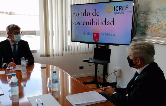 El Consejero De Economía, Hacienda Y Administración Digital, Luis Alberto Marín, En Un Momento Del Encuentro Con El Presidente Del Consejo General De Colegios De Economistas De España, Valentí Pich