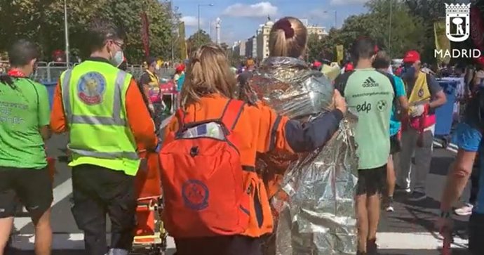 Samur atiende a 145 corredores de la Maratón Popular de Madrid y traslada a 18 a hospitales
