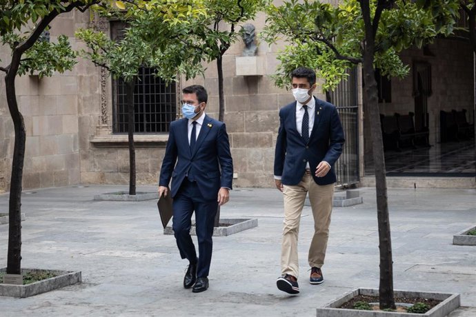 El presidente de la GeneralitatPere Aragons (i), y el vicepresidente, Jordi Puigneró (d). ARCHIVO.
