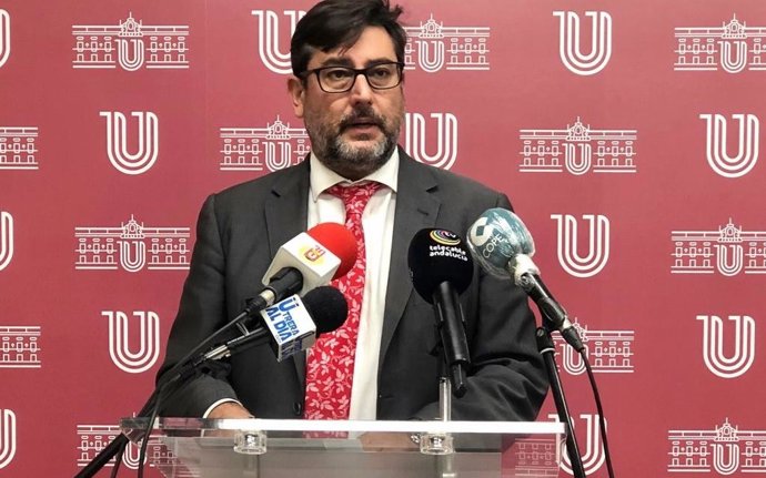 Archivo - El alcalde de Utrera (Sevilla), José María Villalobos.