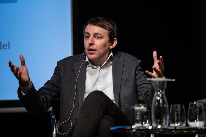 Archivo - El Eurodiputado del PSC-PSOE y miembro del Grupo de Socialistas y Demócratas en el Parlamento Europeo, Javier López durante un debate con demás miembros de la Comisión de Medio Ambiente del Parlamento Europeo en la presentación del Pacto Verde