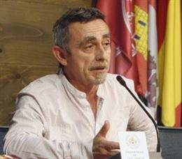 El catedrático José Luis Cano Gardoqui, encargado de impartir el curso.