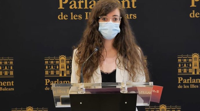 La portavoz adjunta del Grupo Unidas Podemos en el Parlament, Esperana Sans, en el Parlament.