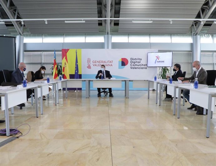 Archivo - Ximo Puig preside una reunión en Distrito Digital
