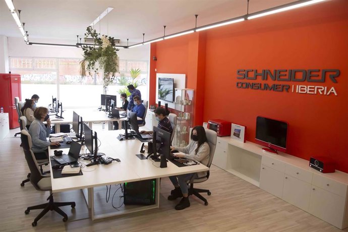 Nuevas oficinas en Torrelavega (Cantabria) de Schneider Consumer.