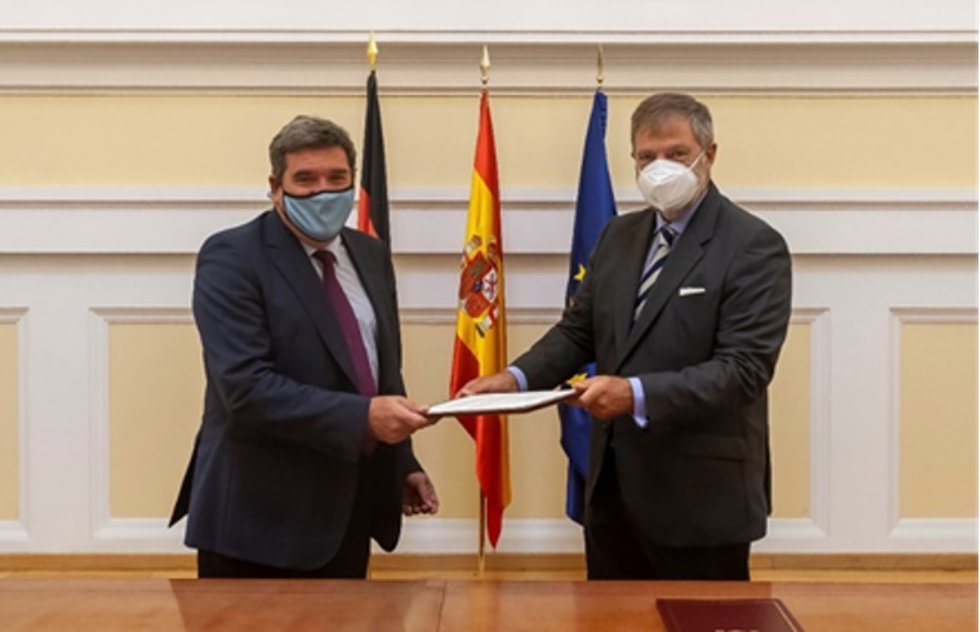 El ministro de Inclusión, Seguridad Social y Migraciones, José Luis Escrivá y el ministro de Trabajo y Asuntos Sociales de Alemania, Hubertus Heil