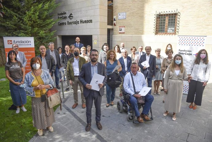 Acto de entrega de los convenios sociales de Fundación Ibercaja y Fundación CAI con las asociaciones seleccionadas en Huesca.