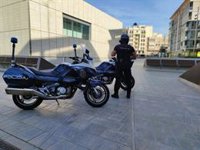 Detenido un menor por odio al golpear a una pareja del mismo sexo que paseaba de la mano en Elche