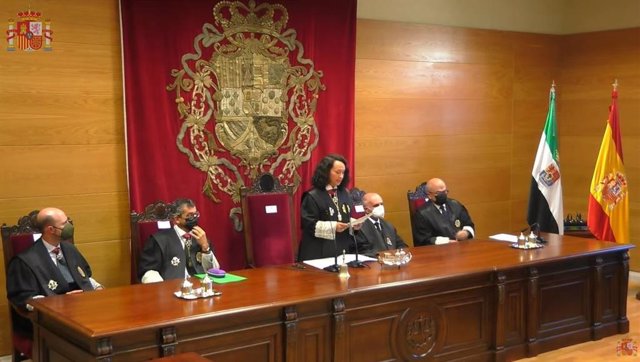 La presidenta del Tribunal Superior de Justicia de Extremadura (TSJEx), María Félix Tena, preside la apertura del Año Judicial
